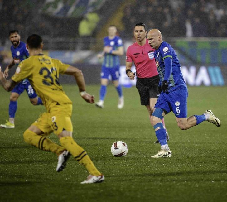 Fenerbahçe Teknik Direktörü İsmail Kartal maç sonunda böyle konuştu! "Erkek gibi, adam gibi" G3