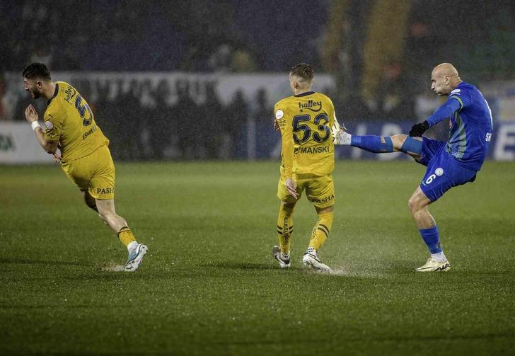 Fenerbahçe Teknik Direktörü İsmail Kartal maç sonunda böyle konuştu! "Erkek gibi, adam gibi" G5