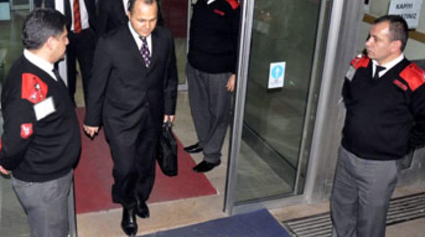 Haberal'ın odasına baskın!