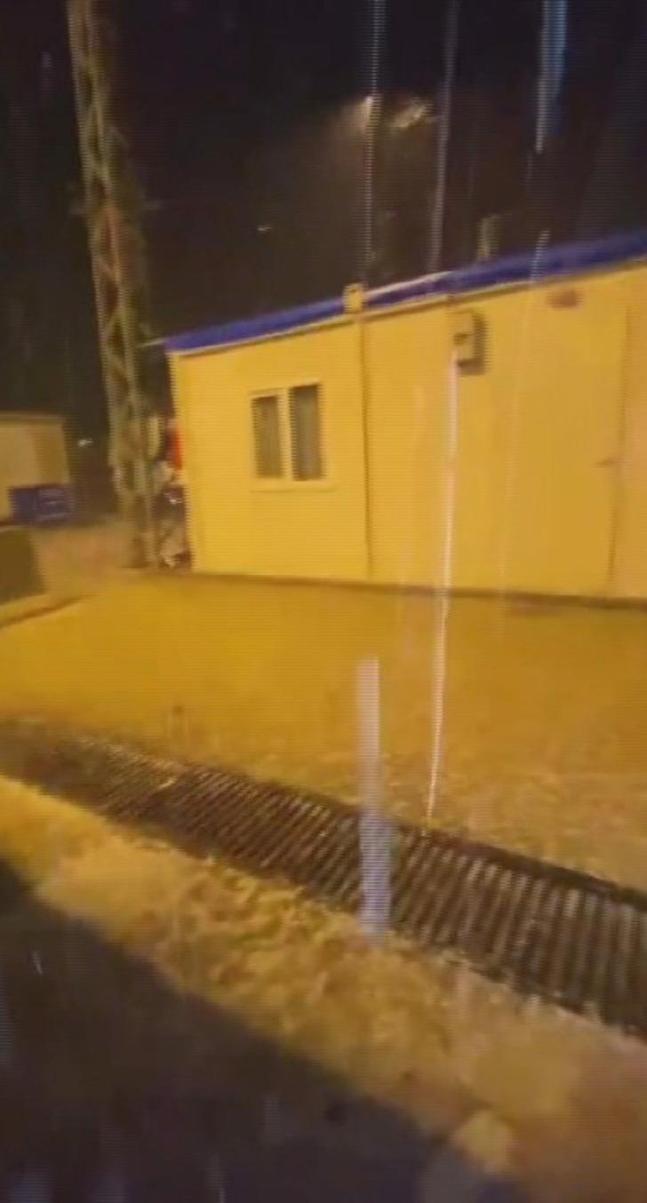 Bir anda her yer beyaza büründü! Yer: Hatay... Vatandaşlar telefonlarına sarıldı G2