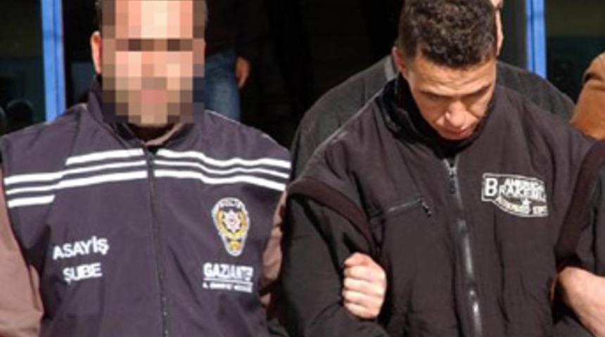 Kurbanın tırnak izleri y&uuml;z&uuml;nde kaldı