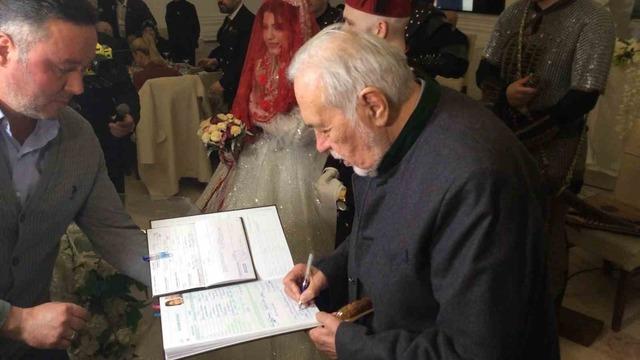 Osmanlı Hanedanı sultanı evlendi! Şahidi İlber Ortaylı oldu