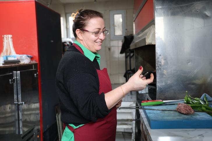 Patronla kavga edip inadına mekan açtı! Bulaşıkçı olarak başlayıp kebap ustası oldu 'Şehir dışından geliyorlar' G3