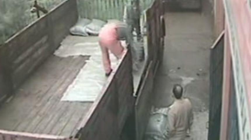 &Ccedil;alıntı kamyonla vurgun!