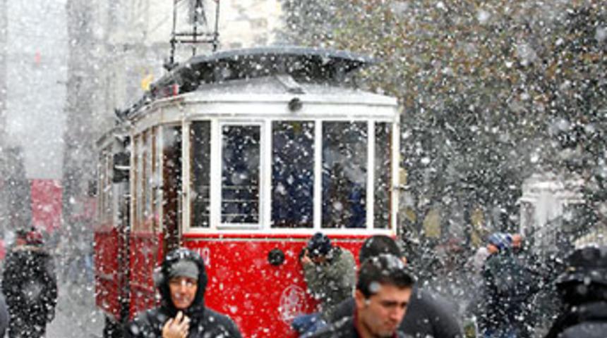 İstanbul'da 3 gün kar var