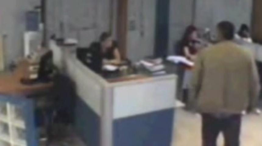 D&ouml;ner bı&ccedil;ağıyla banka bastı!