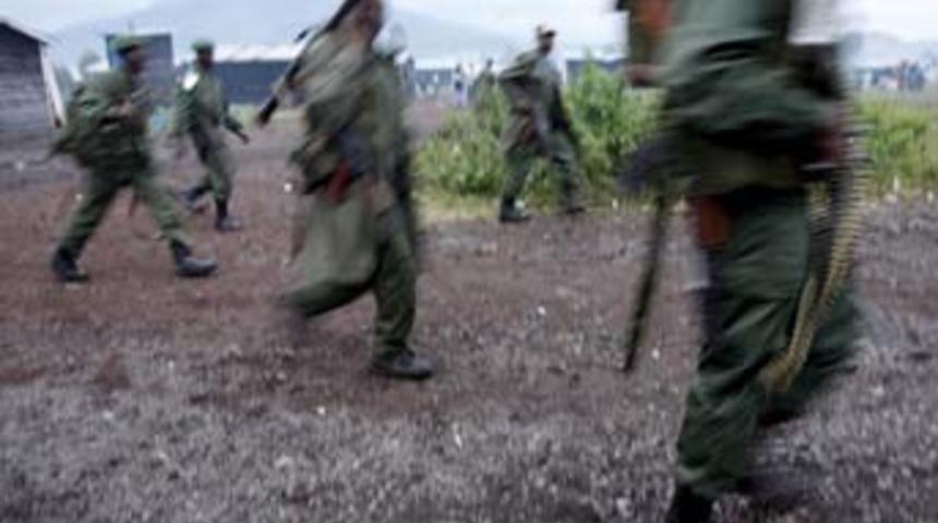 Tecav&uuml;z edip &ccedil;ırıl&ccedil;ıplak y&uuml;r&uuml;tt&uuml;ler!