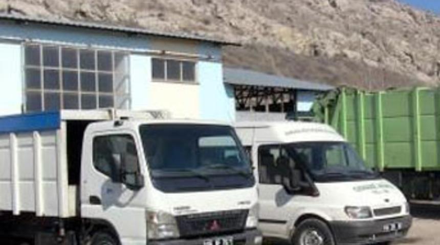 Ak Parti'ye geçen başkana hibe araçlar