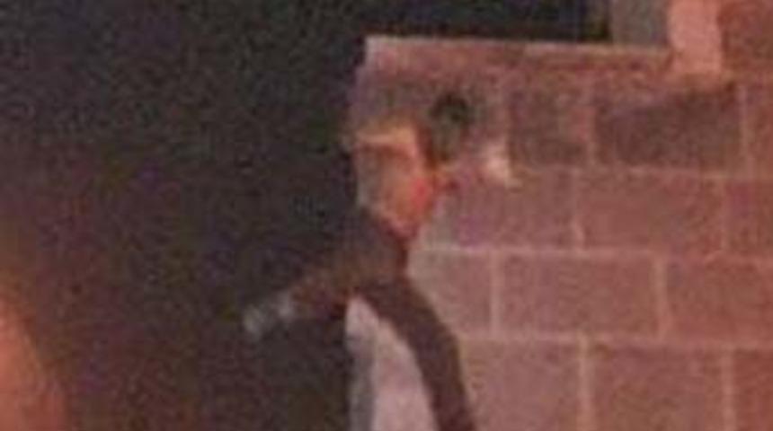 Balici gen&ccedil; surlardan atladı