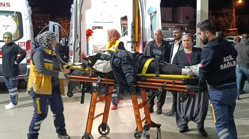 Adana'da uçuruma devrilen otomobildeki 4 kişi yaralandı