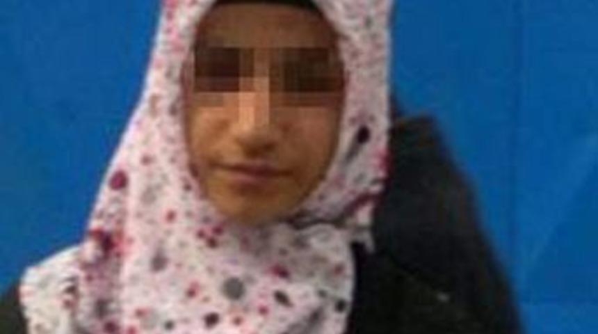 İlköğretime türbanıyla girdi