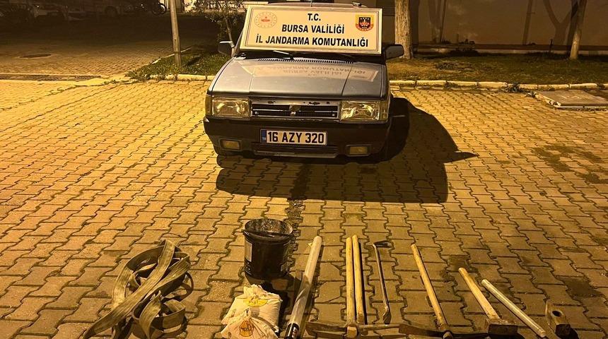 Bursa'da kaçak kazı yaparken suçüstü yakalanan 3 şüpheli tutuklandı