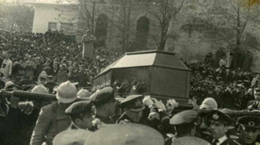 Ulu &Ouml;nderi saygıyla anıyoruz