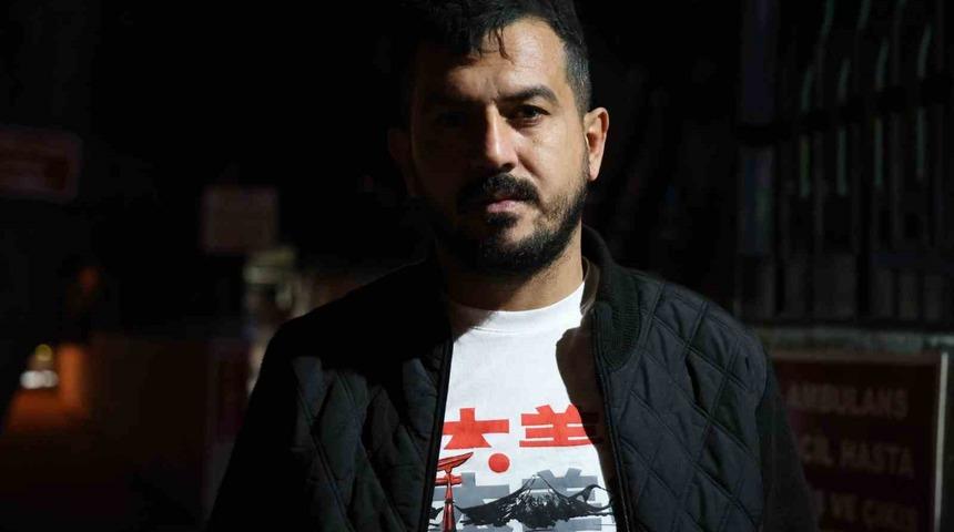 Taksiciden “Aracımı kapattım” cevabını alan yolcu, şoförün sırtına makas sapladı