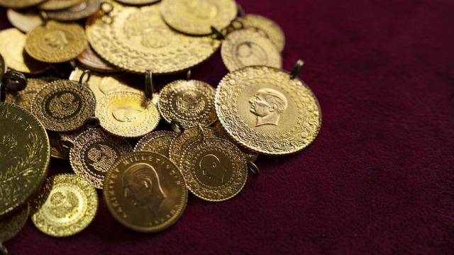 Altın fiyatlarında çifte rekor kimsenin beklemediği anda geldi! İslam Memiş, ‘Ciddiye alın’ diyerek uyardı: Gram altın için bu ayki rakamı açıkladı