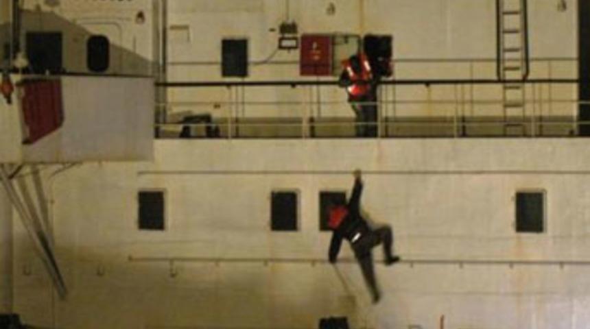 Antalya'da gemi battı!