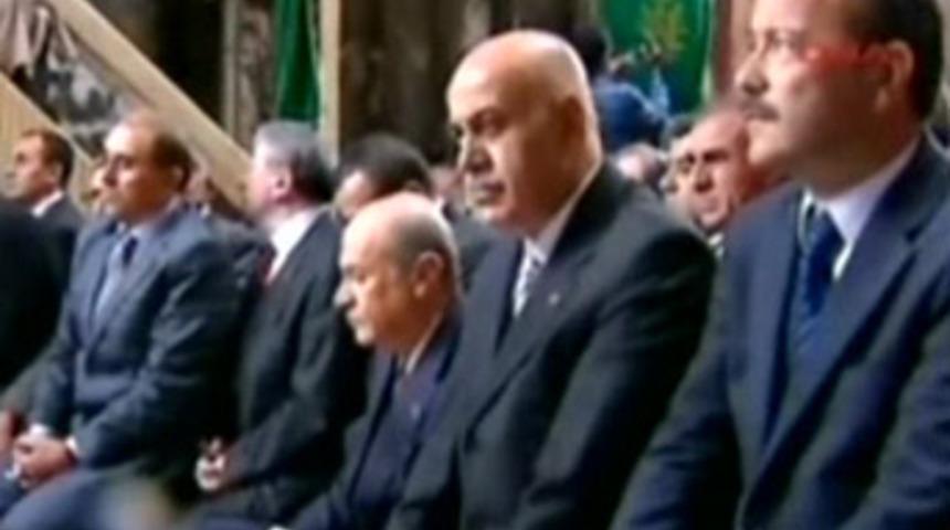 MHP'den toplu namaz!