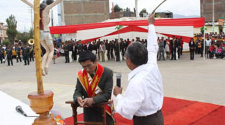 Belediye başkanı kendini kırba&ccedil;lattı