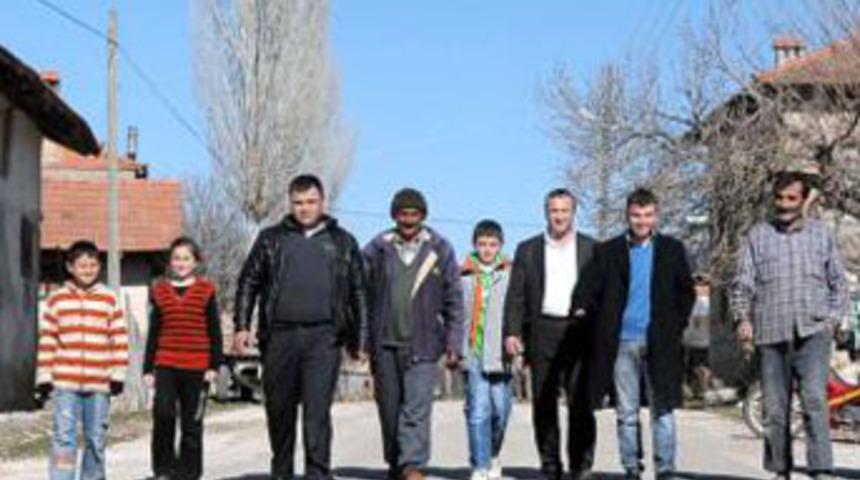 Banka bor&ccedil;ları bir k&ouml;y&uuml; batırdı