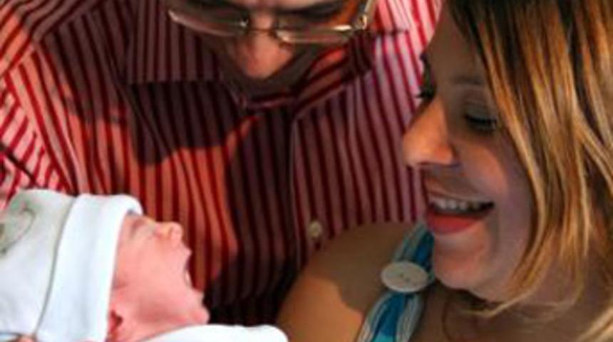 K&uuml;rtaj yaptırmaya gitti, doğum yaptı