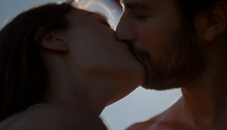 Birkan Sokullu ve Esra Bilgiç'in yeni filmi 'Romantik Hırsız'ın fragmanı gündemde! "Esra ateş ediyor" G5