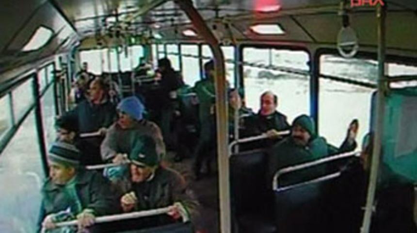 Yolcular camdan fırladı