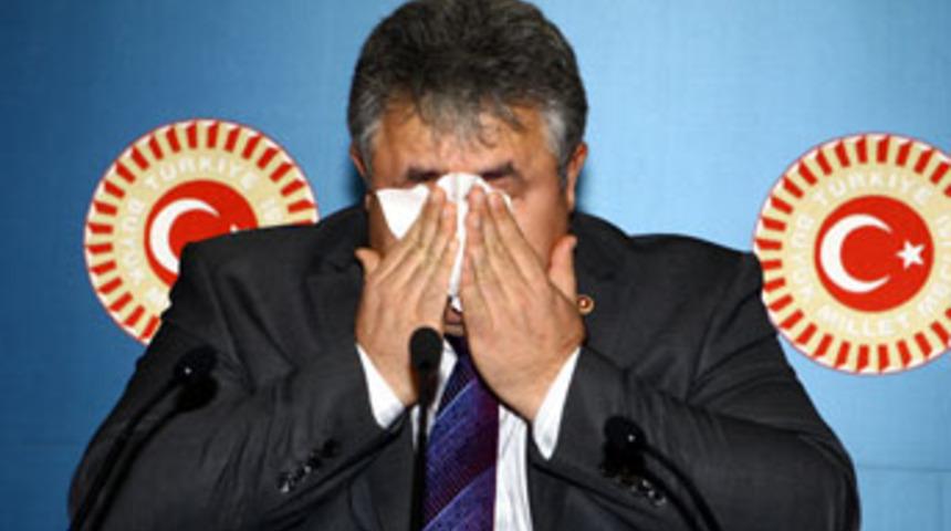 CHP'li vekil Kulkuloğlu g&ouml;zyaşlarına boğuldu