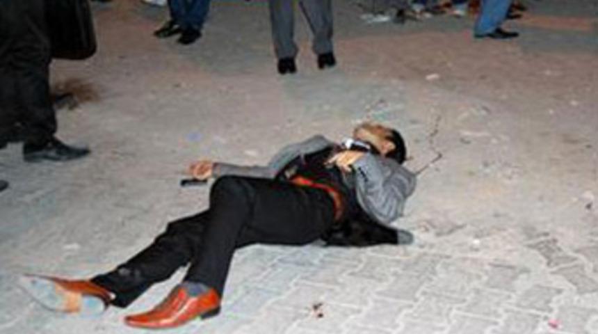 İlk&ouml;ğretim okulu &ouml;ğretmeni &ouml;ld&uuml;r&uuml;ld&uuml;