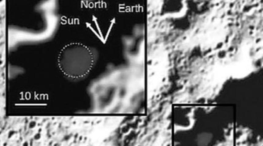 Ay&rsquo;da tarihi keşif!