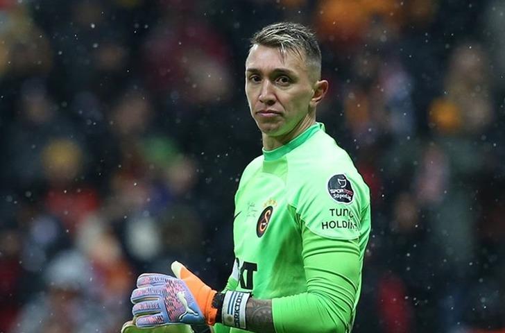 Muslera yönetime yanıtını verdi! Galatasaray'ın kalesi artık onlardan birine emanet! Sarı-Kırmızılılar'ın ilgilendiği 2 ismi açıkladı 18452560-728xauto