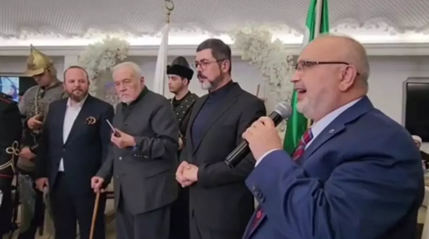 İlber Ortaylı katıldığı nikah törenindeki o sözlerle ilgili sosyal medyadan açıklama yaptı: 'Rahatsızlığımı sıra bana gelince belirttim'