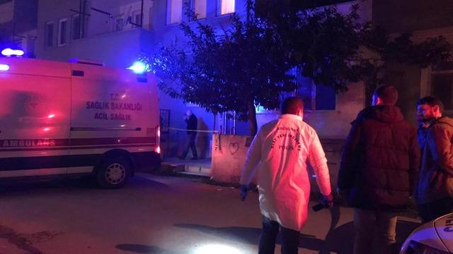 Yüksek ses tartışması cinayetle bitti! Yatağa bağlı babasının gözleri önünde 65 yaşındaki komşusu tarafından öldürüldü