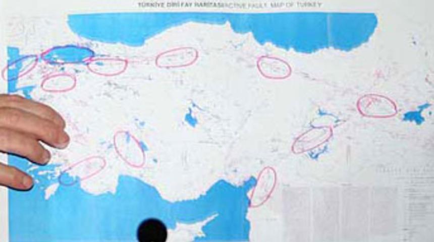 Işıkara depremde riskli b&ouml;lgeleri a&ccedil;ıkladı