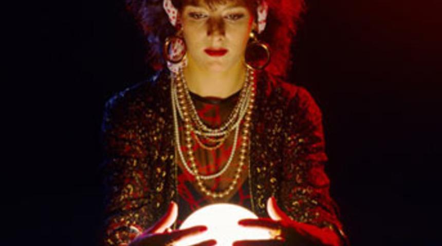 Geleceği bilemezlerse hapse girecekler