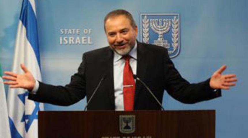 İsrail'de sürpriz istifa!