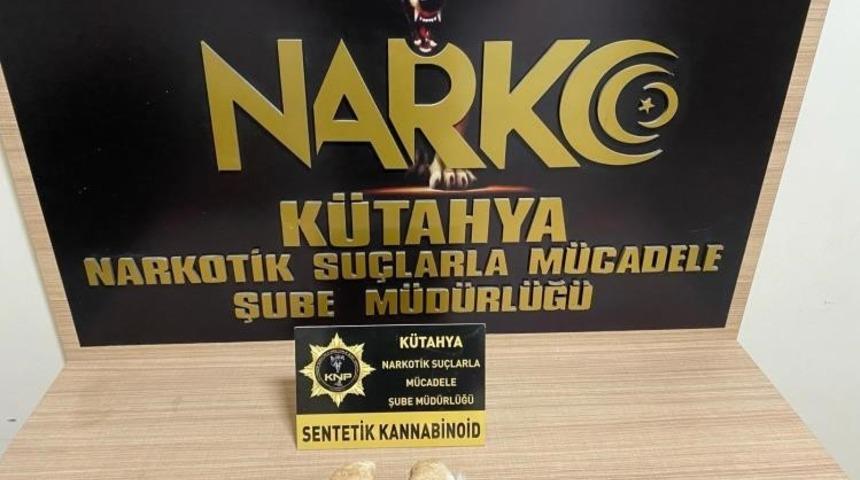 Kütahya’da iç çamaşırında uyuşturucu bulunan kadın ve erkek arkadaşı tutuklandı