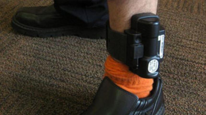 Tutuklulara elektronik kelep&ccedil;e