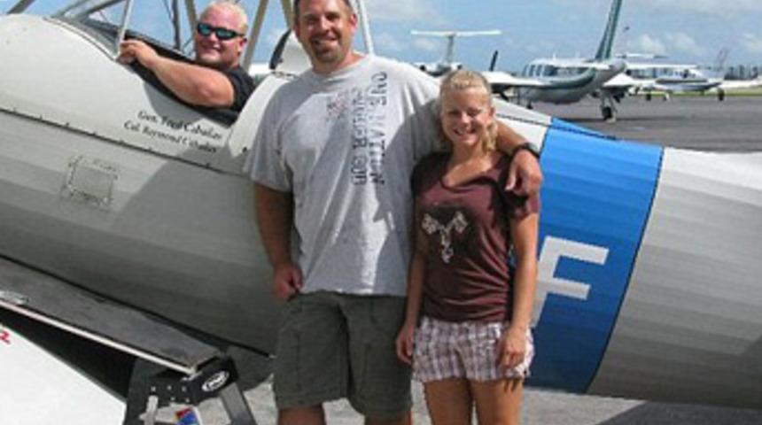 Eşini korsanlara bırakıp kaçtı