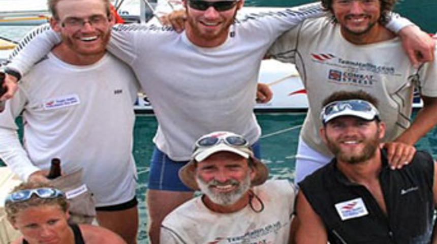 Beş erkekle, 31 g&uuml;n boyunca, &ccedil;ırıl&ccedil;ıplak!