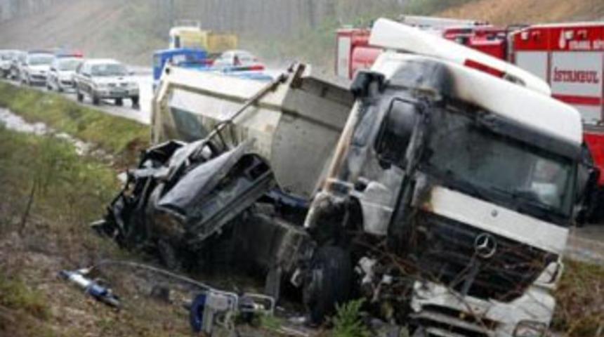 TIR dehşet sa&ccedil;tı, bir kadın yanarak &ouml;ld&uuml;