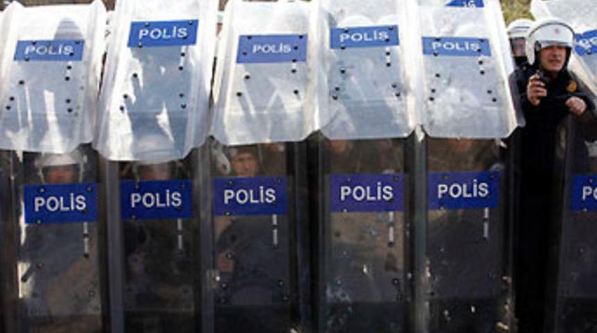 Polis BDP il binasını ablukaya aldı