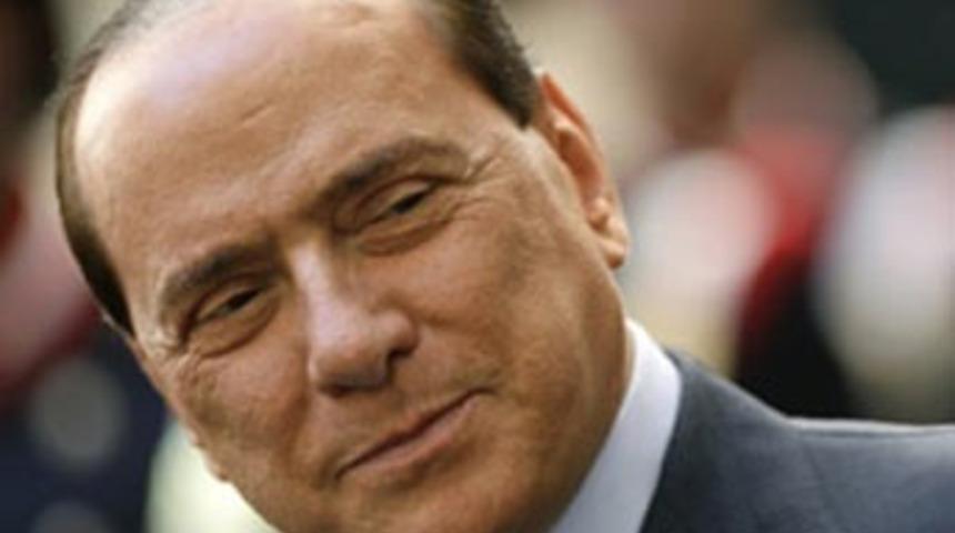 Berlusconi: Kaddafi kontrol sahibi değil