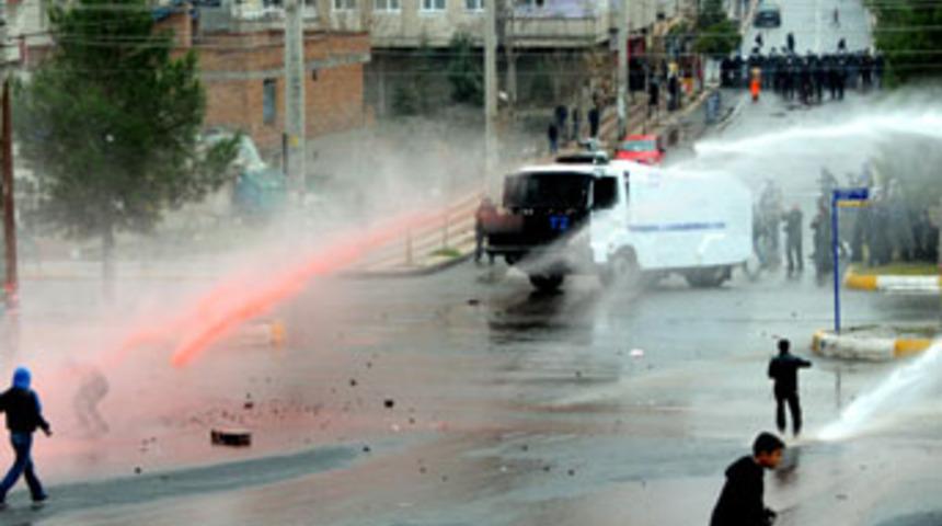 Emniyet m&uuml;d&uuml;r&uuml; Baydemir'e b&ouml;yle &ccedil;ıkıştı