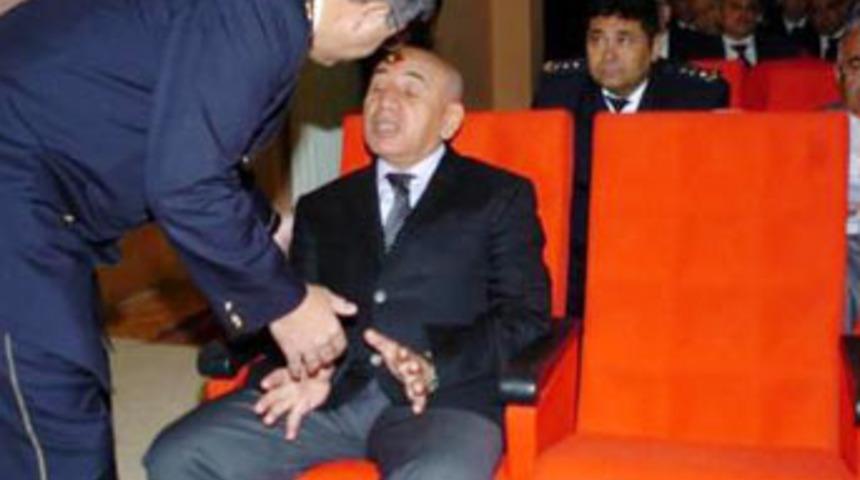 Emniyet müdürü küstü