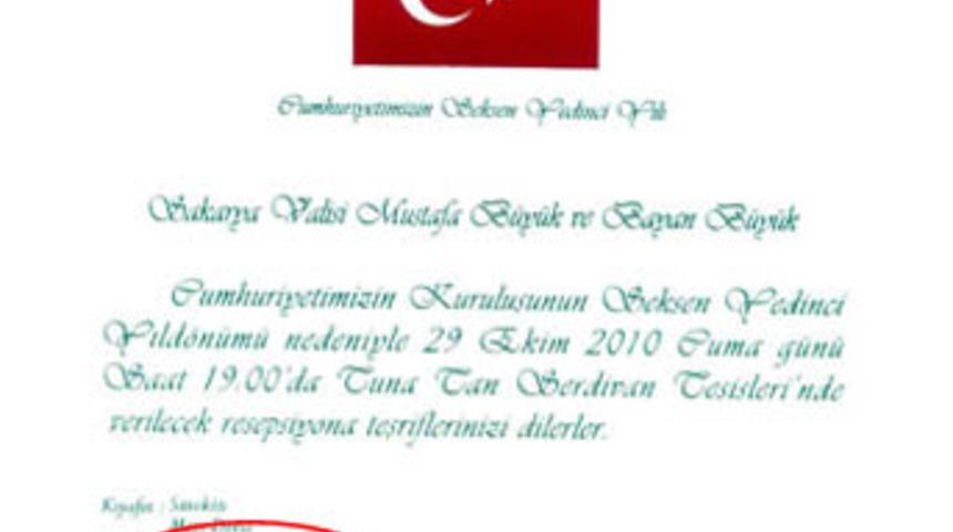 Cumhuriyet Resepsiyonu'nda uzun etek uyarısı