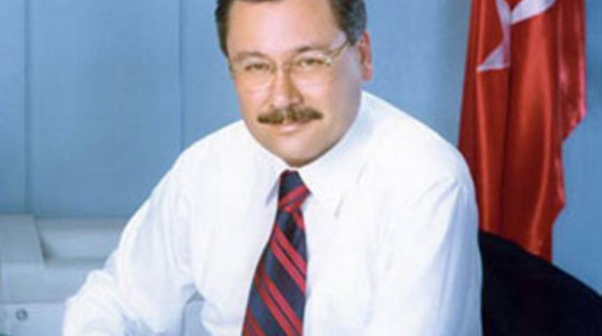 Melih G&ouml;k&ccedil;ek 'sosyal medya&rsquo;da