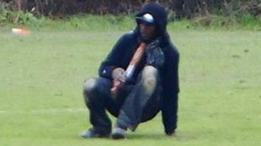 Polisin g&ouml;zleri &ouml;n&uuml;nde kendini vurdu