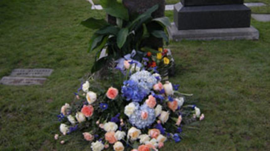 60 yıl boyunca yanlış mezara gitti