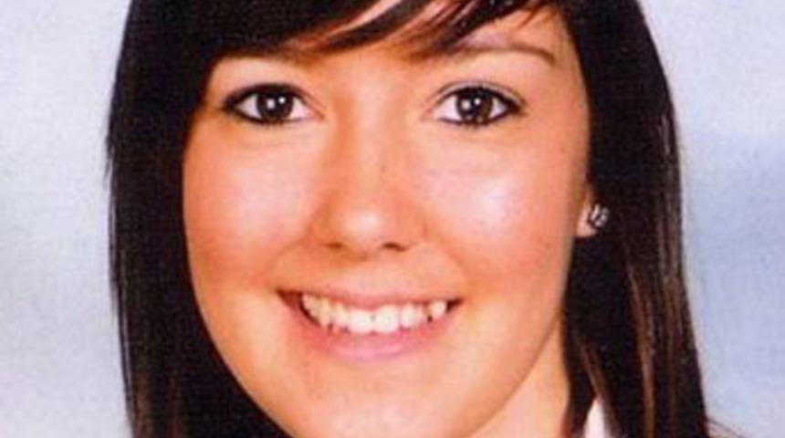 İlk &ouml;p&uuml;c&uuml;kten sonra d&uuml;ş&uuml;p &ouml;ld&uuml;