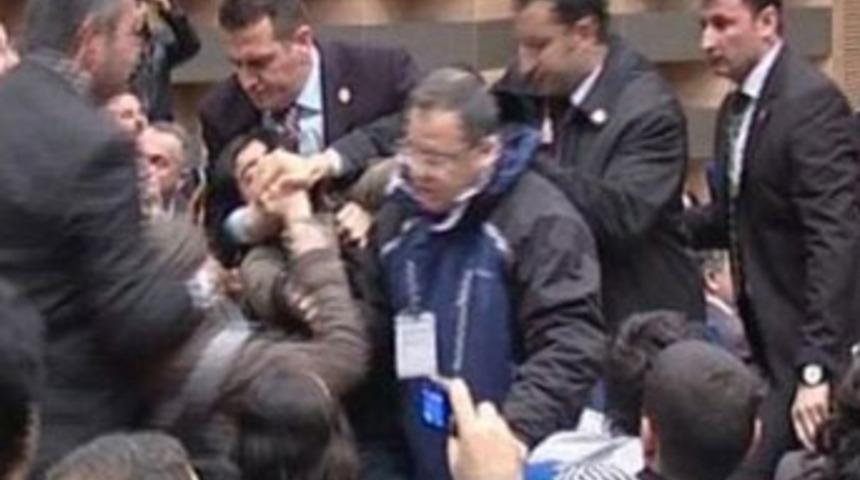 Erdoğan'ı protestoya sert m&uuml;dahale!